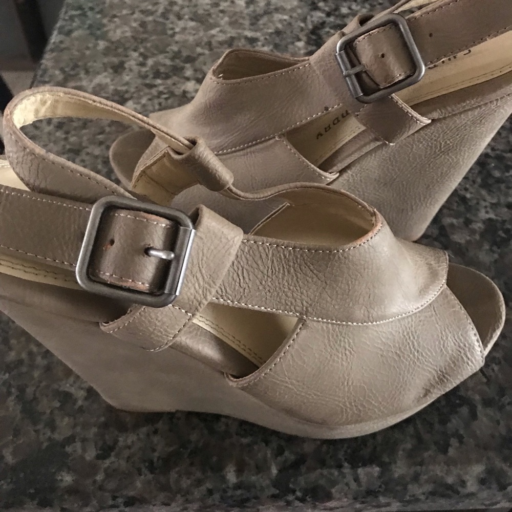 Chinese laundry wedge peep toe